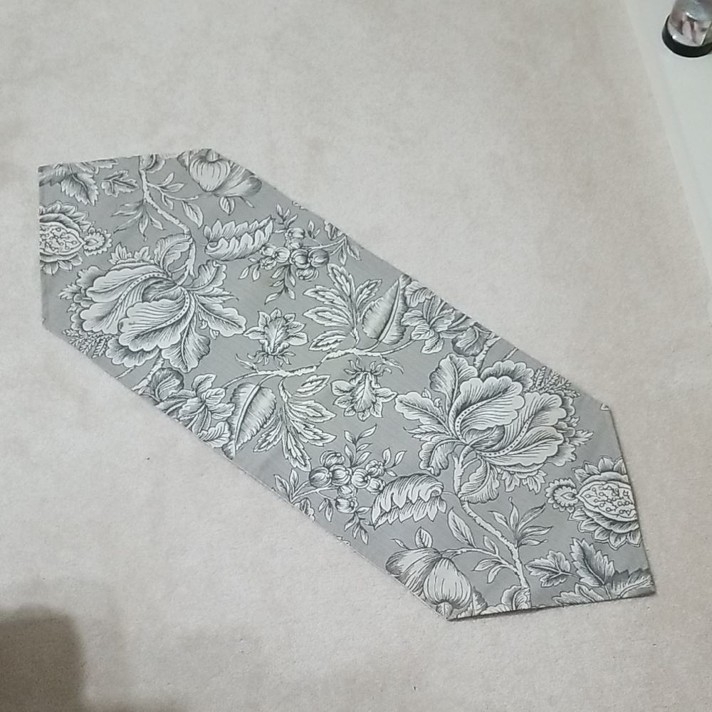 Elegant Homemade Gray Floral Table Runner